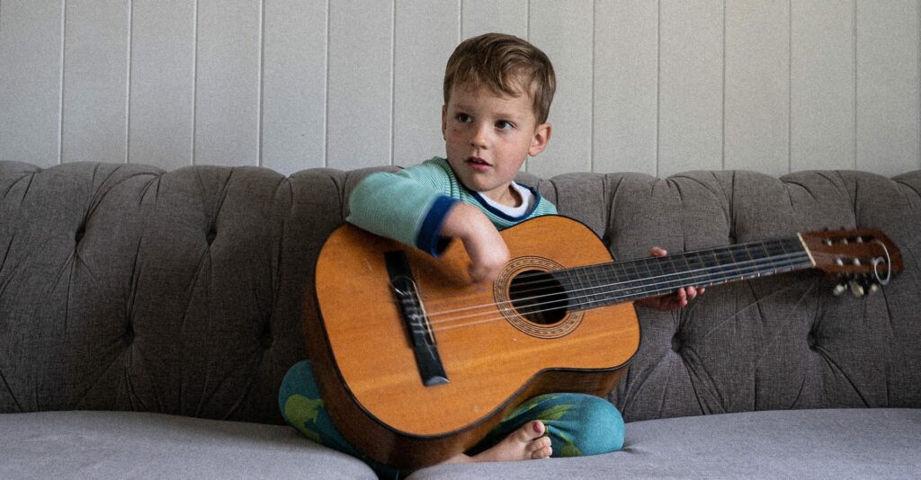 Como escoger una guitarra española para niños